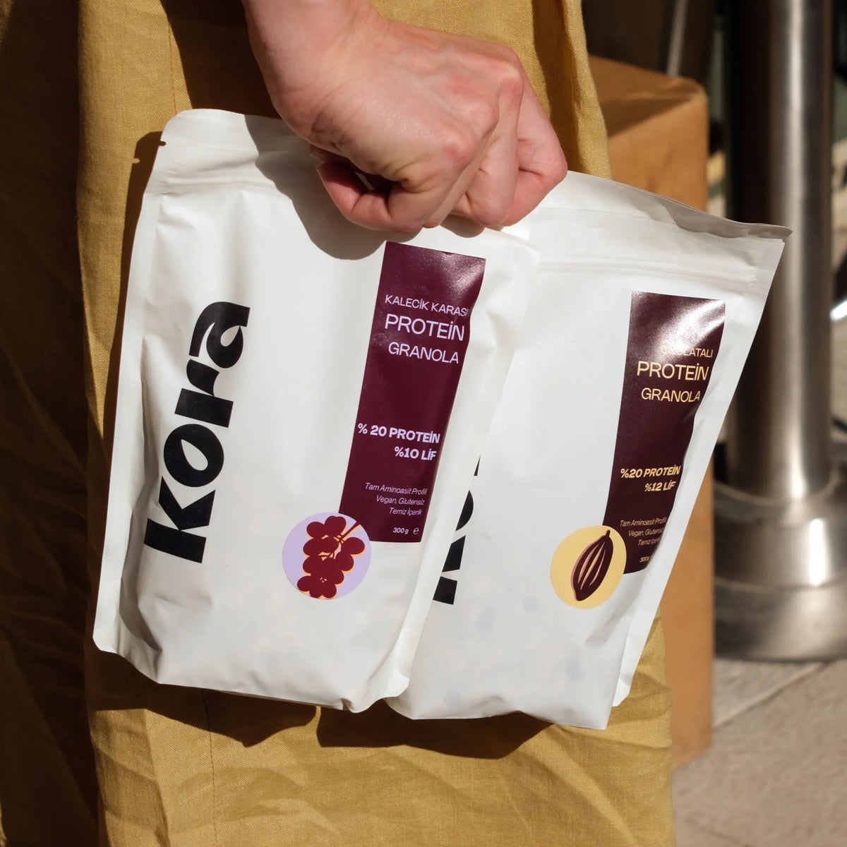 KORA Kalecik Karası Protein Granola ürün kullanım görseli